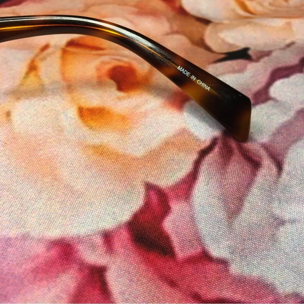 Moschino Tortoise color frames glasses MOS535 086